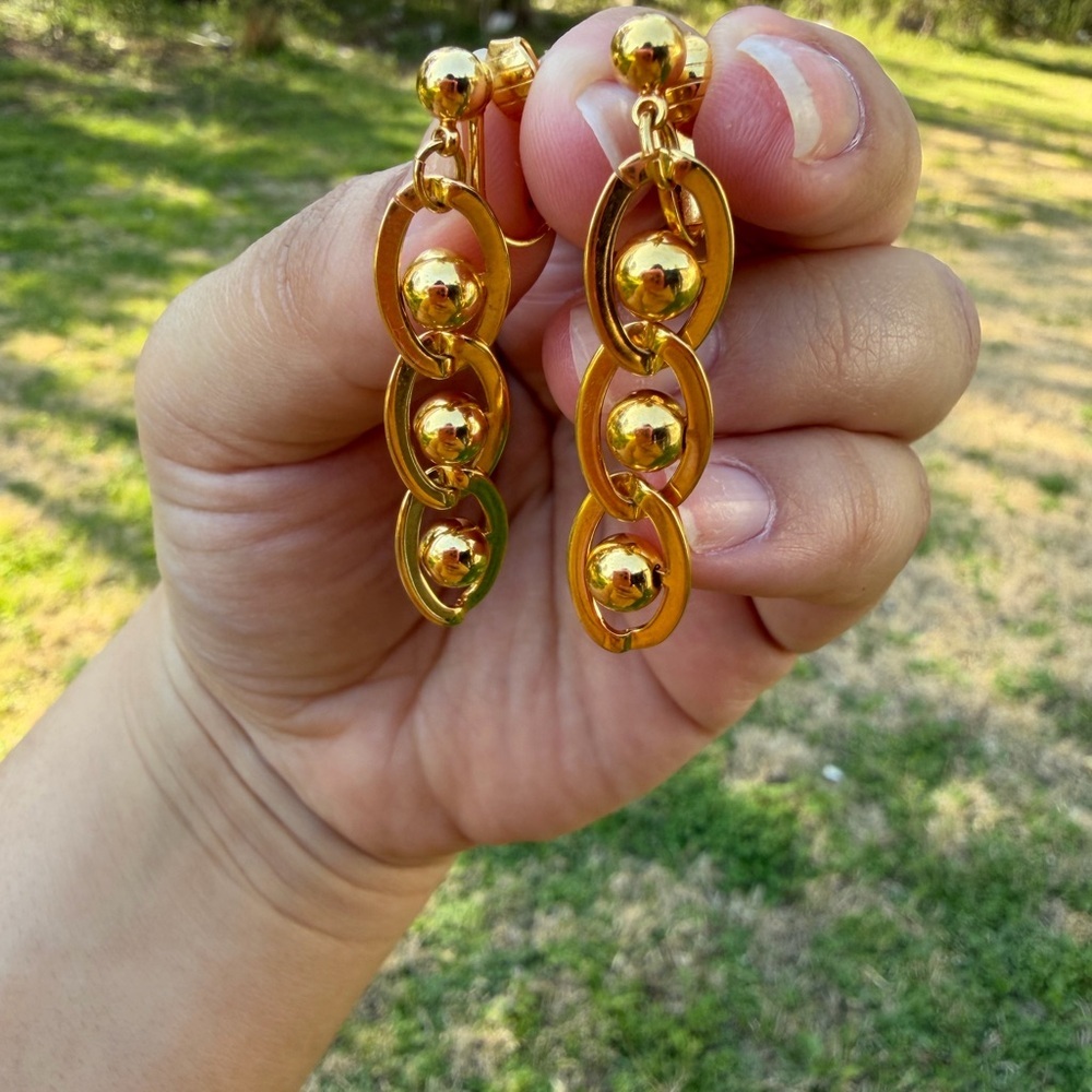 Vintage Avon 60’s Long Gold Tone Drop Chain Earrings